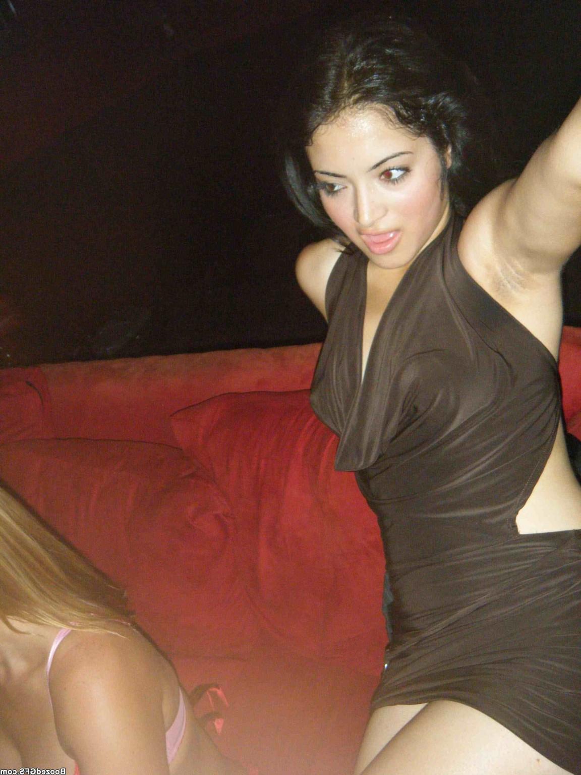 16P Dozens of amateur babes give head on the hardcore party