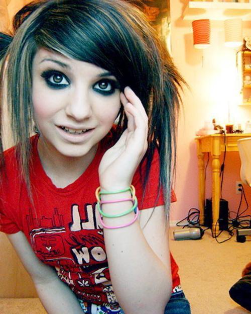 15P Selfshot emo amateur teen sluts in panties