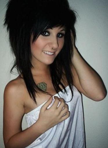 15P Selfshot emo amateur teen sluts in panties
