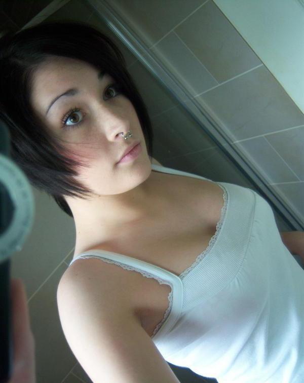 15P Selfshot emo amateur teen sluts in panties