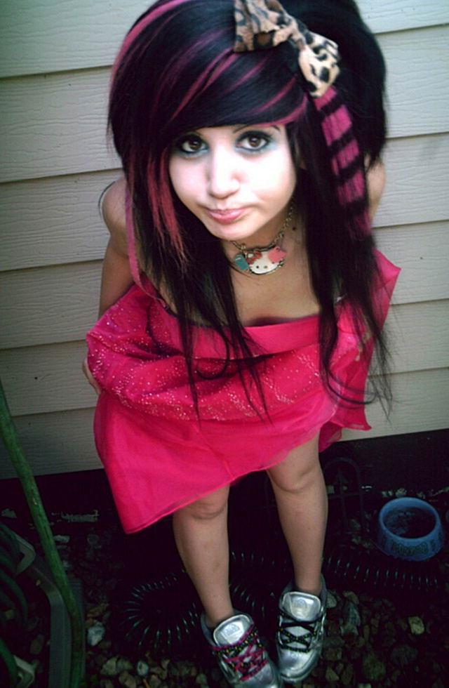15P Tight emo amateur teen girlfriends teasing