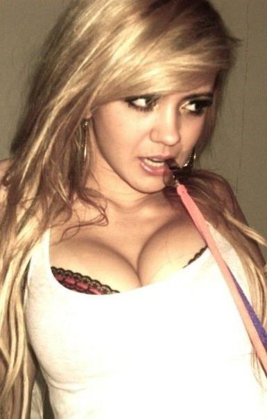 15P Tight emo amateur teen girlfriends teasing