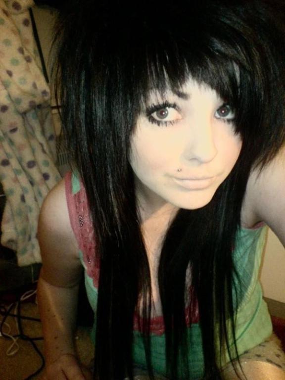 15P Tight emo amateur teen girlfriends teasing