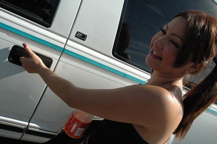 18P Smiling amateur teenie does threesome mmf for cash