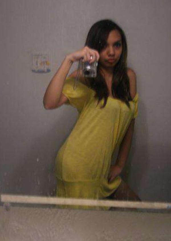 15P Amazing amateur teen showing her nice tits and sweet pussy