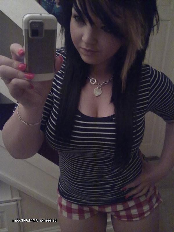 15P Nude amateur teen girlfriends in selfpics