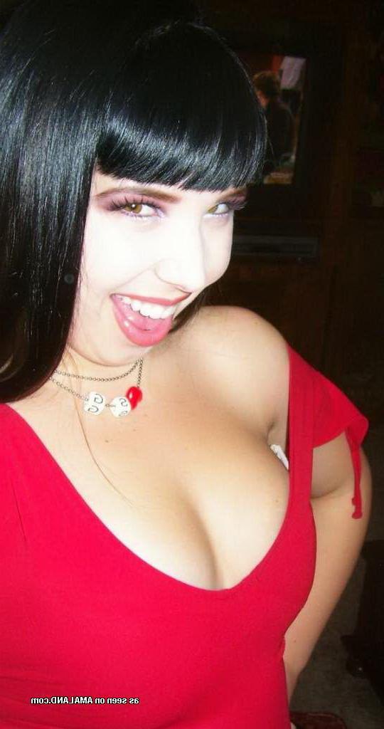 15P Nude amateur teen girlfriends in selfpics