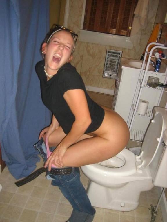 16P Amateur pics of horny girls being caught doing nasty things