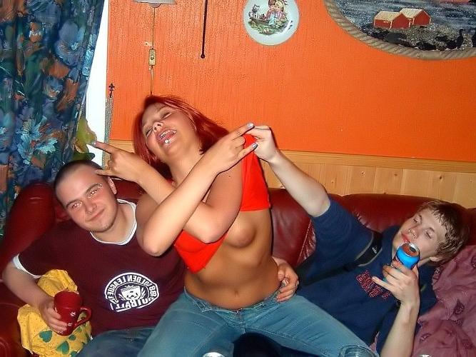 16P Sexy amateur teen with a small natural titties posing naked