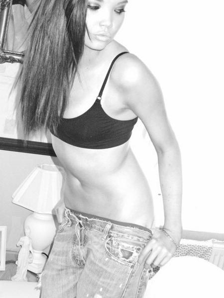 16P Busty and sexy girlfriends in secret asmateur photo shoots
