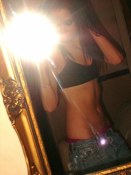 16P Busty and sexy girlfriends in secret asmateur photo shoots