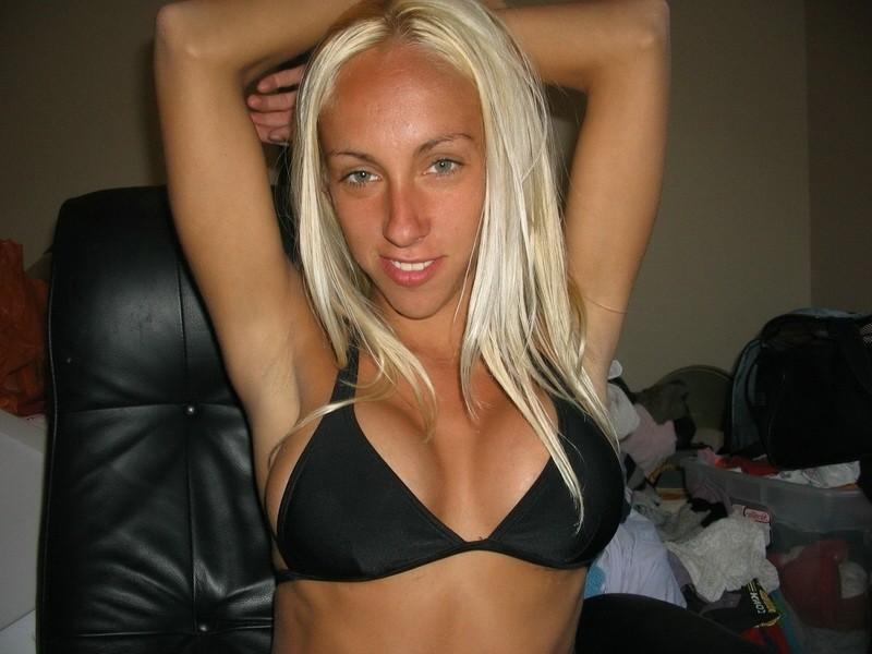 16P My sexy girl is caught on amateur cam rubbing her hot body
