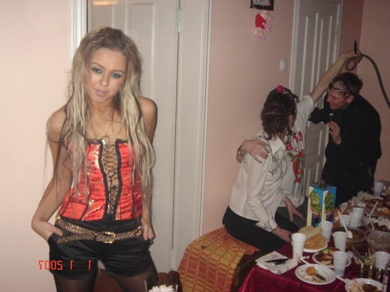 16P Amateur pics of horny babes being caught doing nasty things