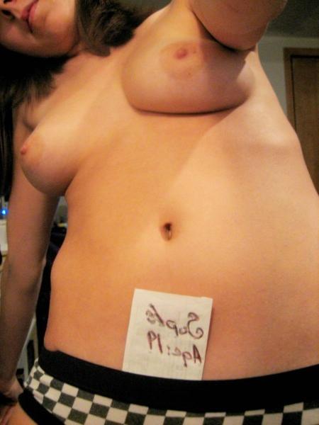 16P Amateur pics of horny babes being caught doing nasty things