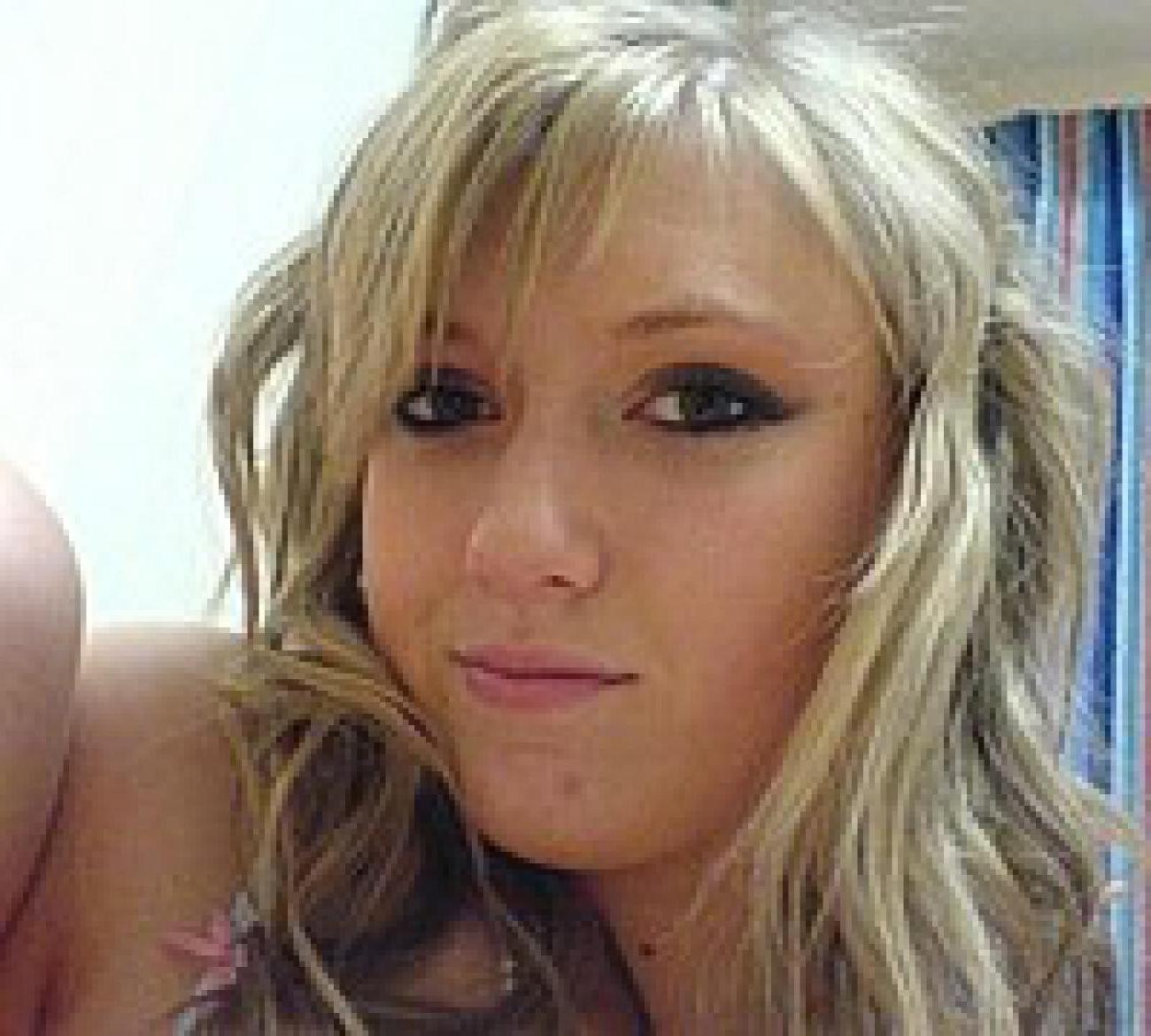 16P Check out my hot girlfriends get horny in these amateur pics