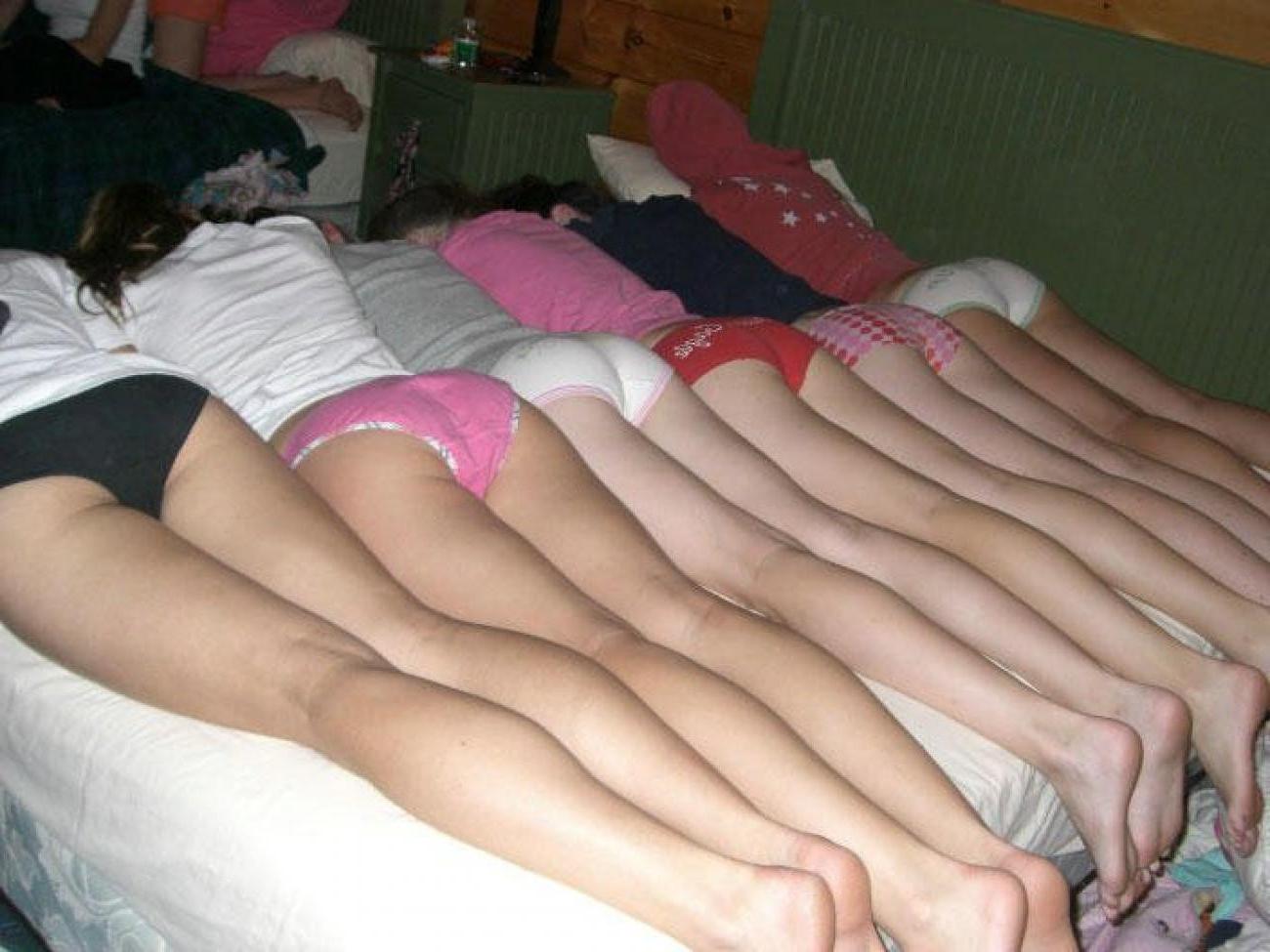 16P My sexy girl is caught on amateur cam rubbing her hot body