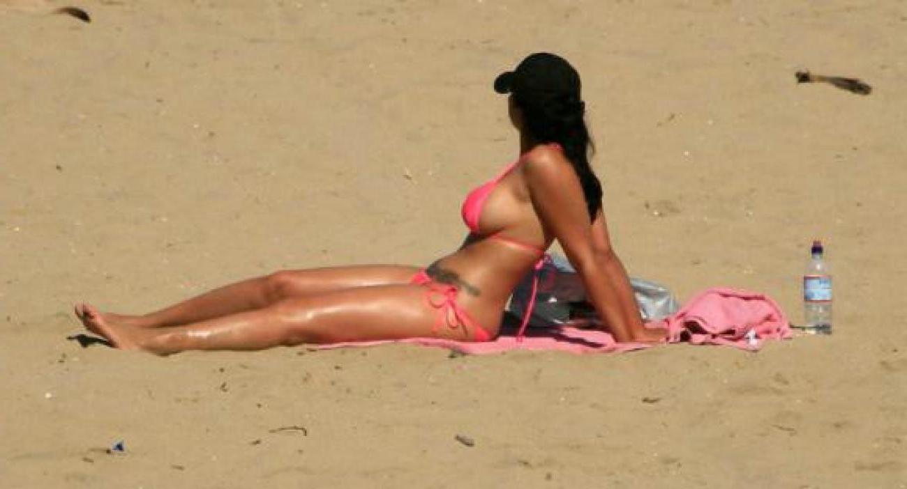 16P Amateur pics of horny babes being caught doing nasty things