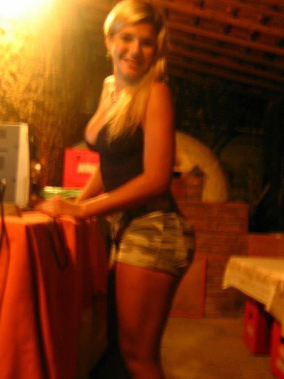 16P Amateur pics of horny wifes being caught doing nasty things