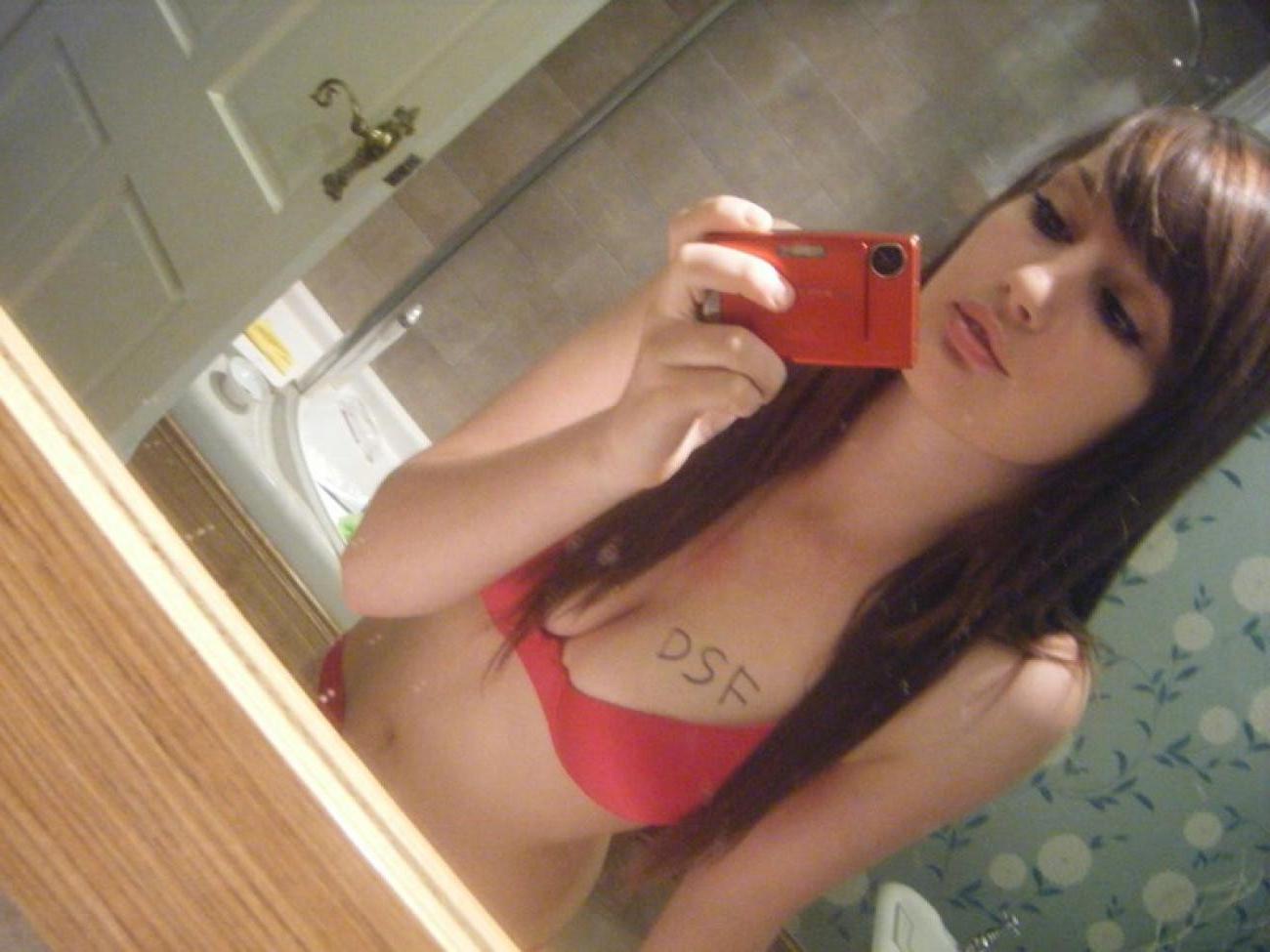16P Amateur pics of horny wifes being caught doing nasty things