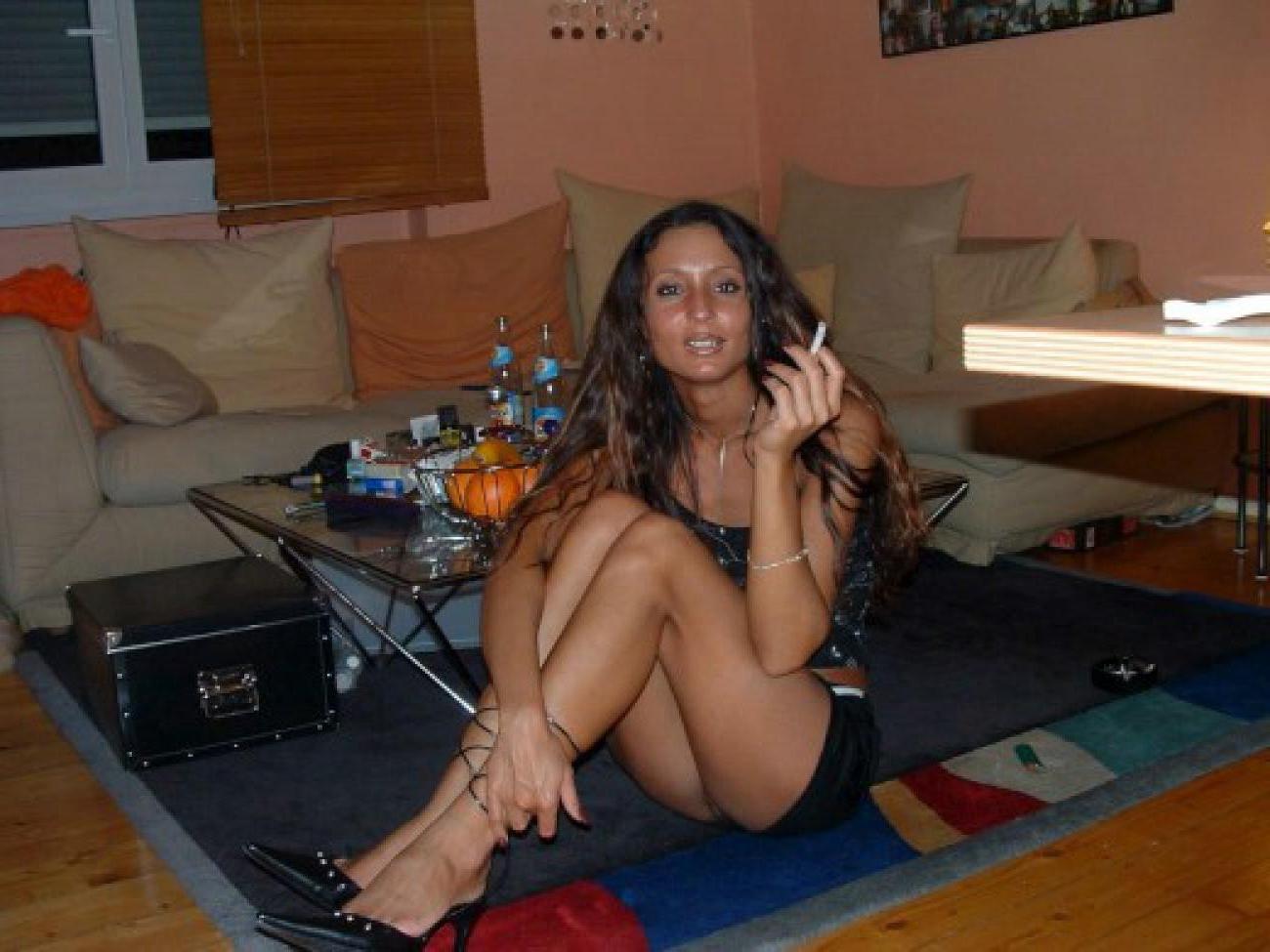 16P Amateur pics of horny wifes being caught doing nasty things