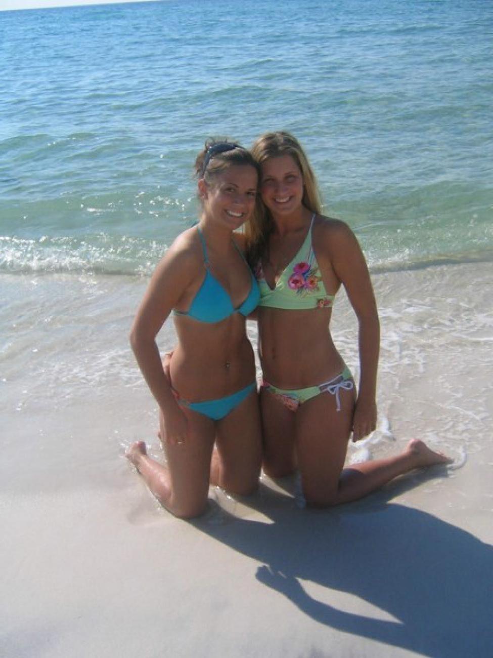 16P Busty and sexy girlfriends in secret asmateur photo shoots