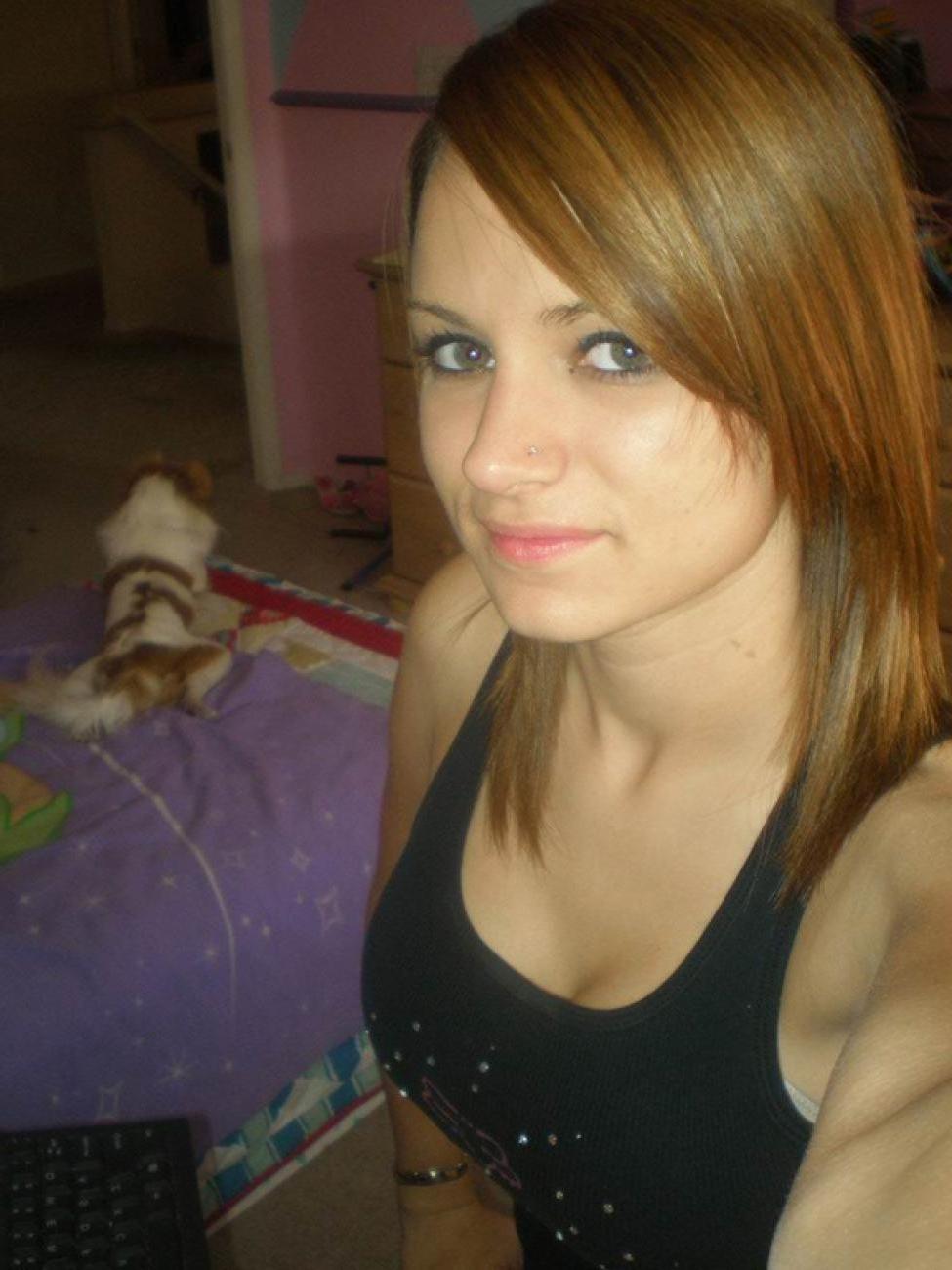 15P Pictures of a gorgeous amateur teen with huge titties