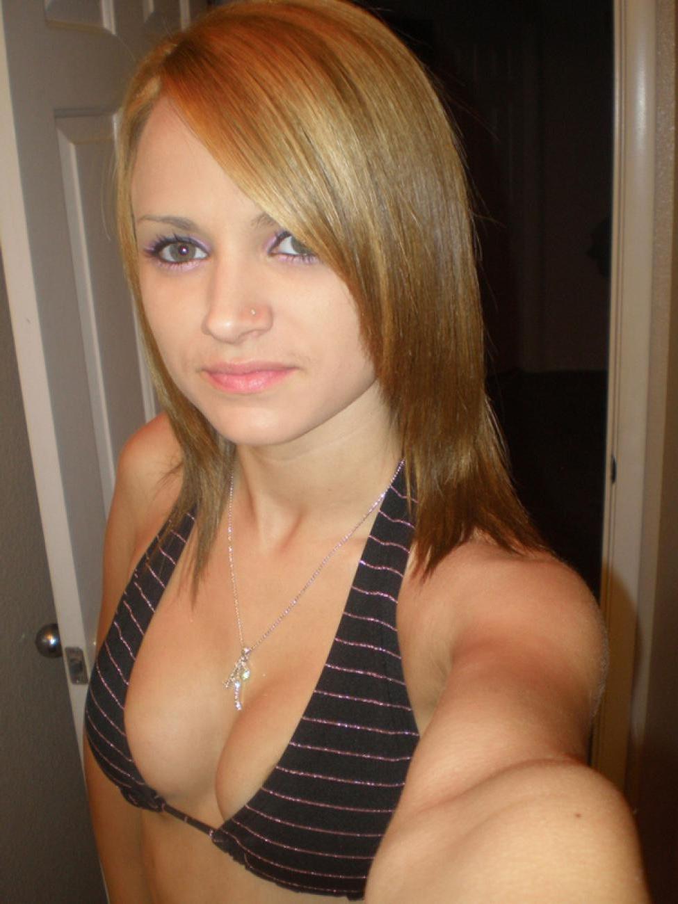15P Pictures of a gorgeous amateur teen with huge titties