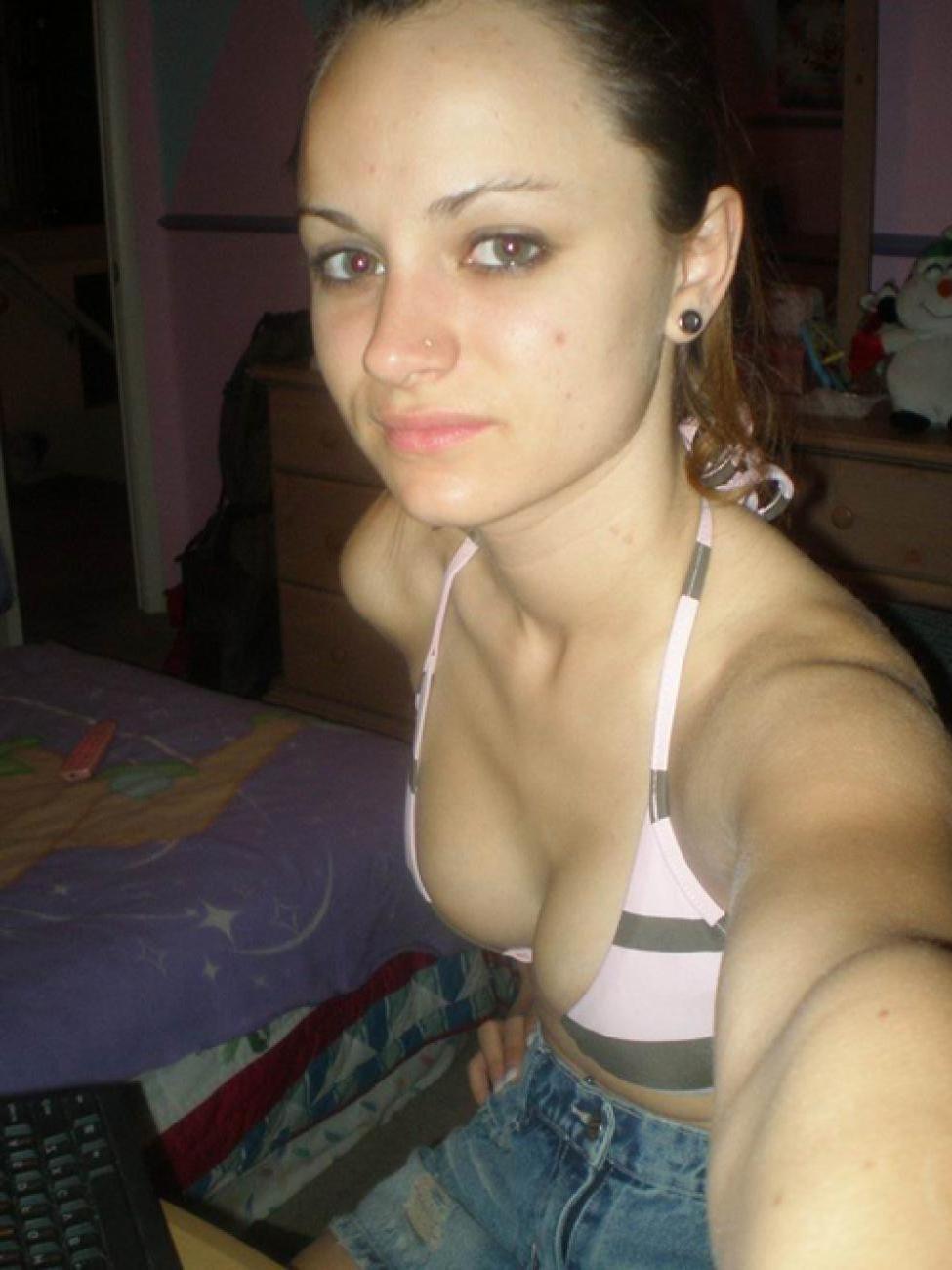15P Pictures of a gorgeous amateur teen with huge titties
