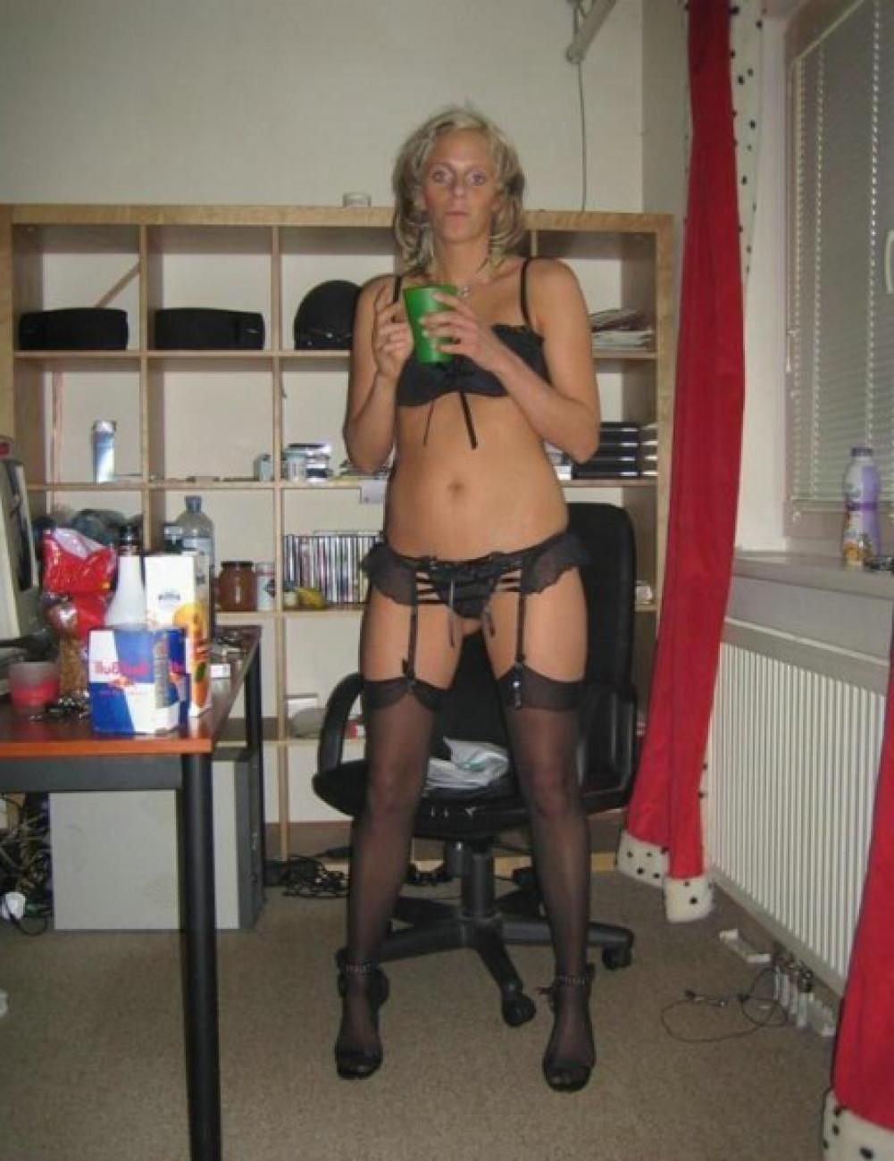 16P Amazing hot and sexy girls are caught on amateur video cam