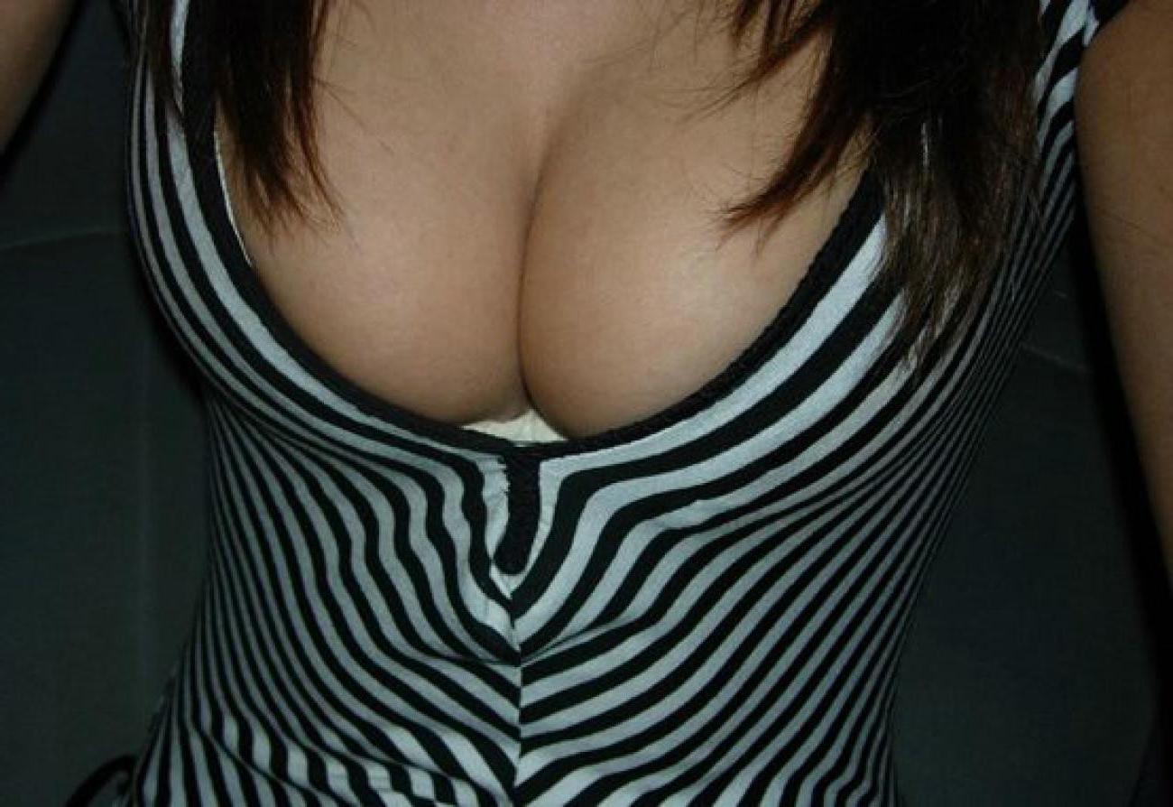 16P Amazing hot and sexy girls are caught on amateur video cam