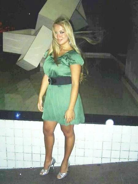 16P Gorgeous amateur babes show off sweet tits and pussies