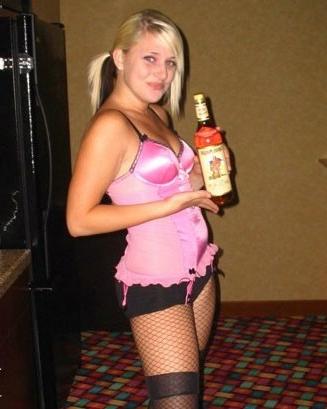 16P Amazing hot and sexy girls are caught on amateur video cam