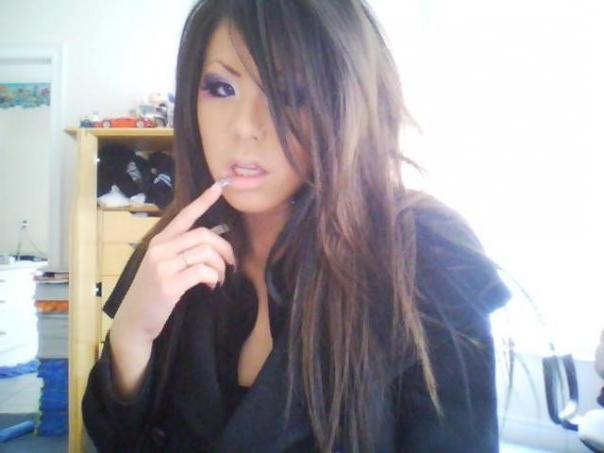 15P Hot amateur busty girls posing naked with no shame