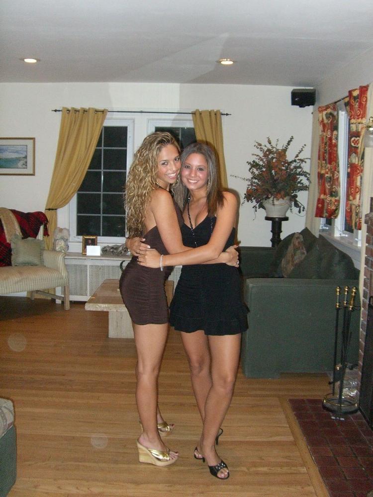 15P Many pretty amateur teens undressing and posing