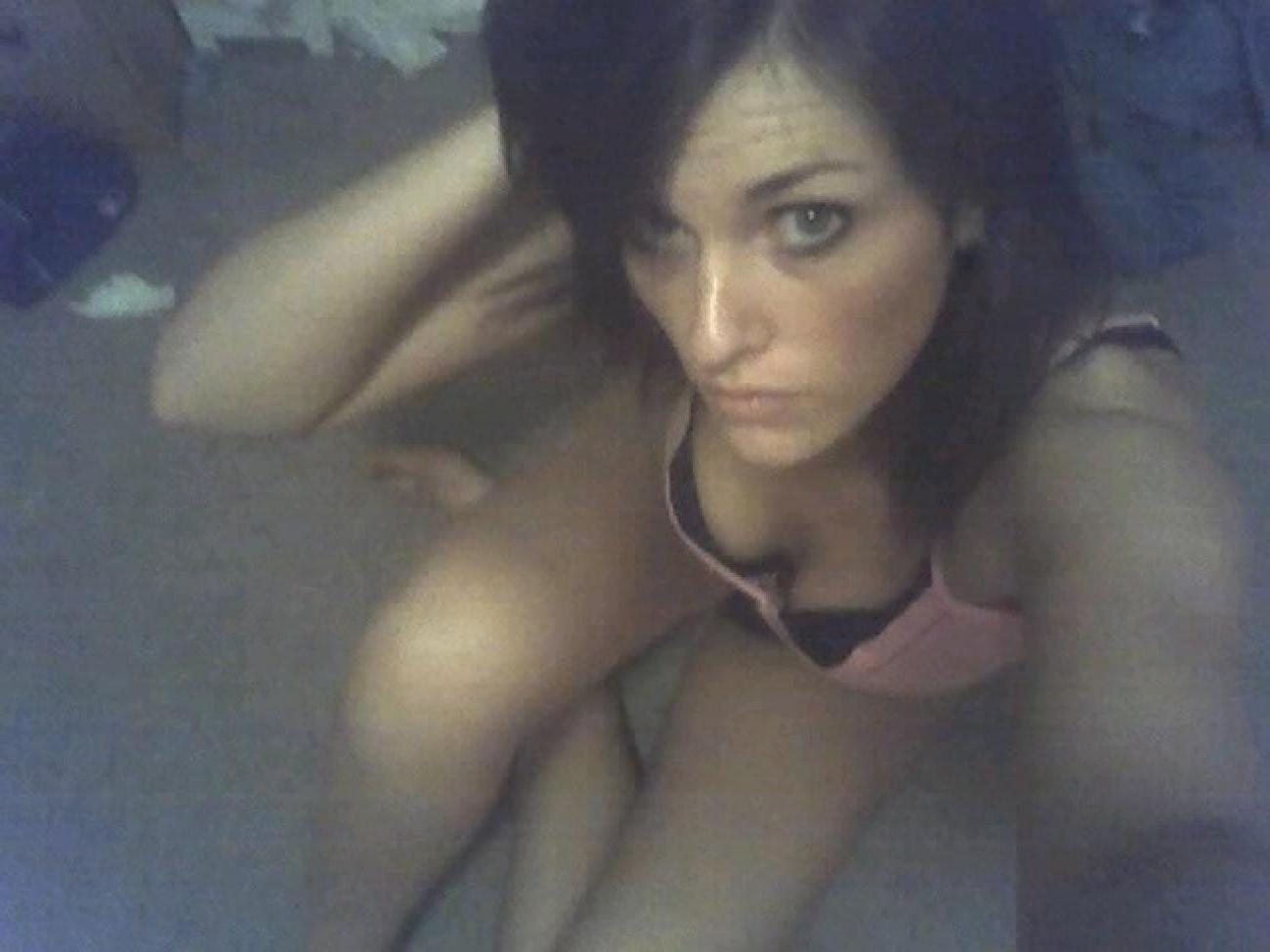 16P Amateur pics of horny girls being caught doing nasty things