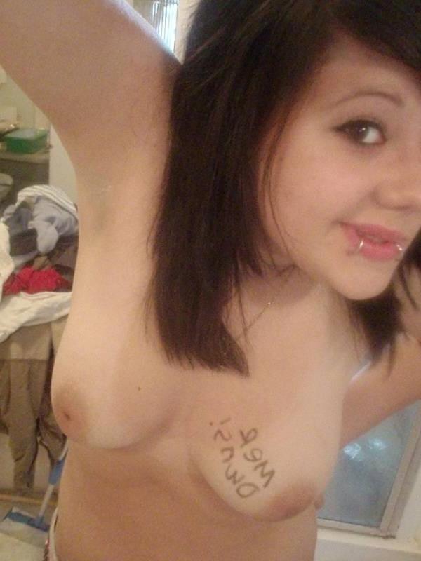 15P Many pretty amateur teens undressing and posing