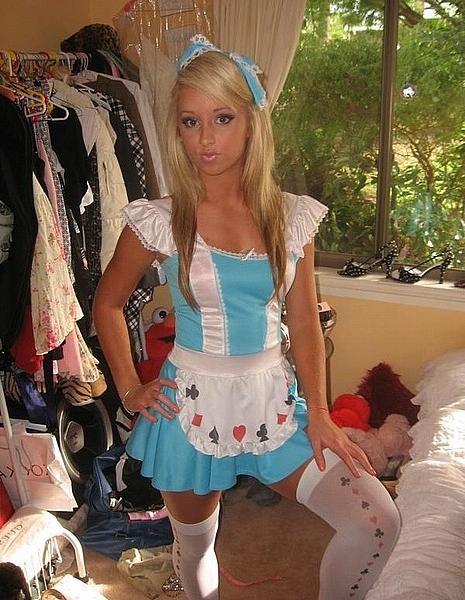 15P Nice sexy amateur girls posing in front of camera