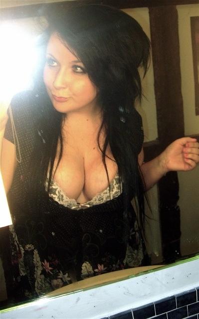 15P Many pretty amateur teens undressing and posing