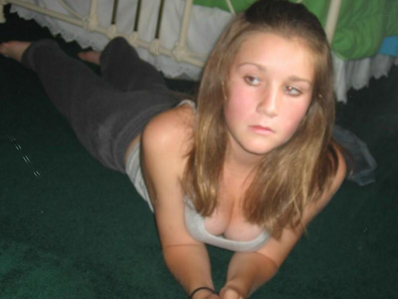 16P Amatuer pics of horny girls being caught doing nasty things