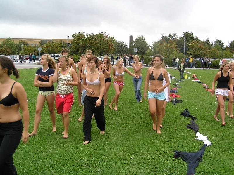 15P Many pretty amateur teens undressing and posing