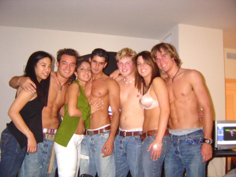15P Many pretty amateur teens undressing and posing