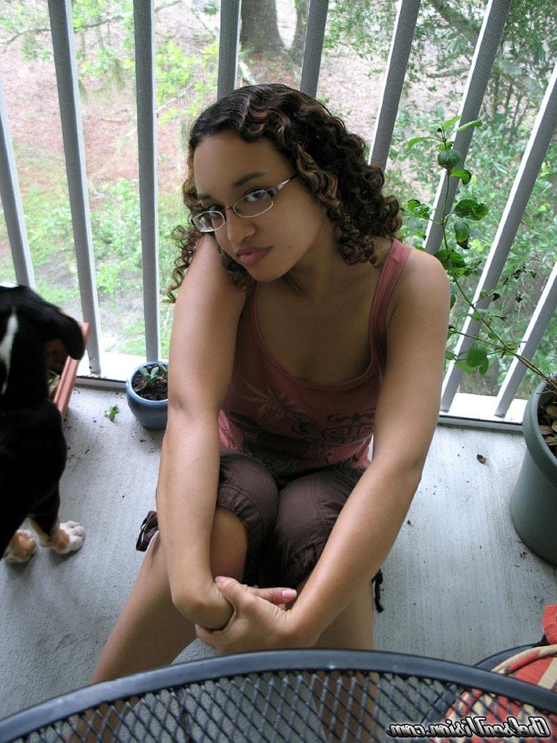 16P Busty frizzy hair teen girl teasing