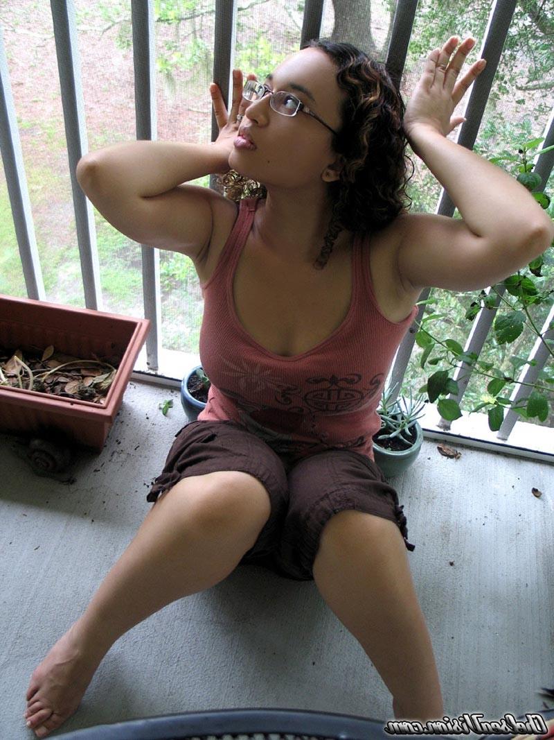 16P Busty frizzy hair teen girl teasing