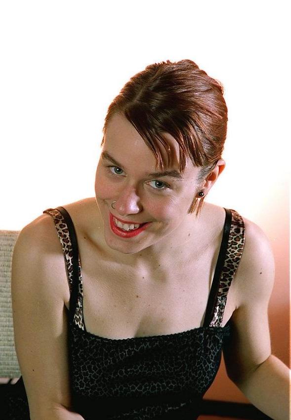 20P Hairy Amateur Teen Poser