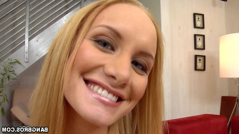 16P Getting lucky... she got a huge dick just for her.
