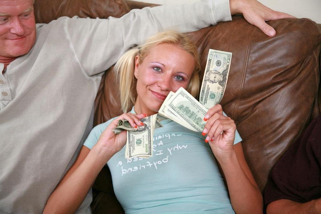 16P My newlywed wifey is fucking two creepy strangers for some cash