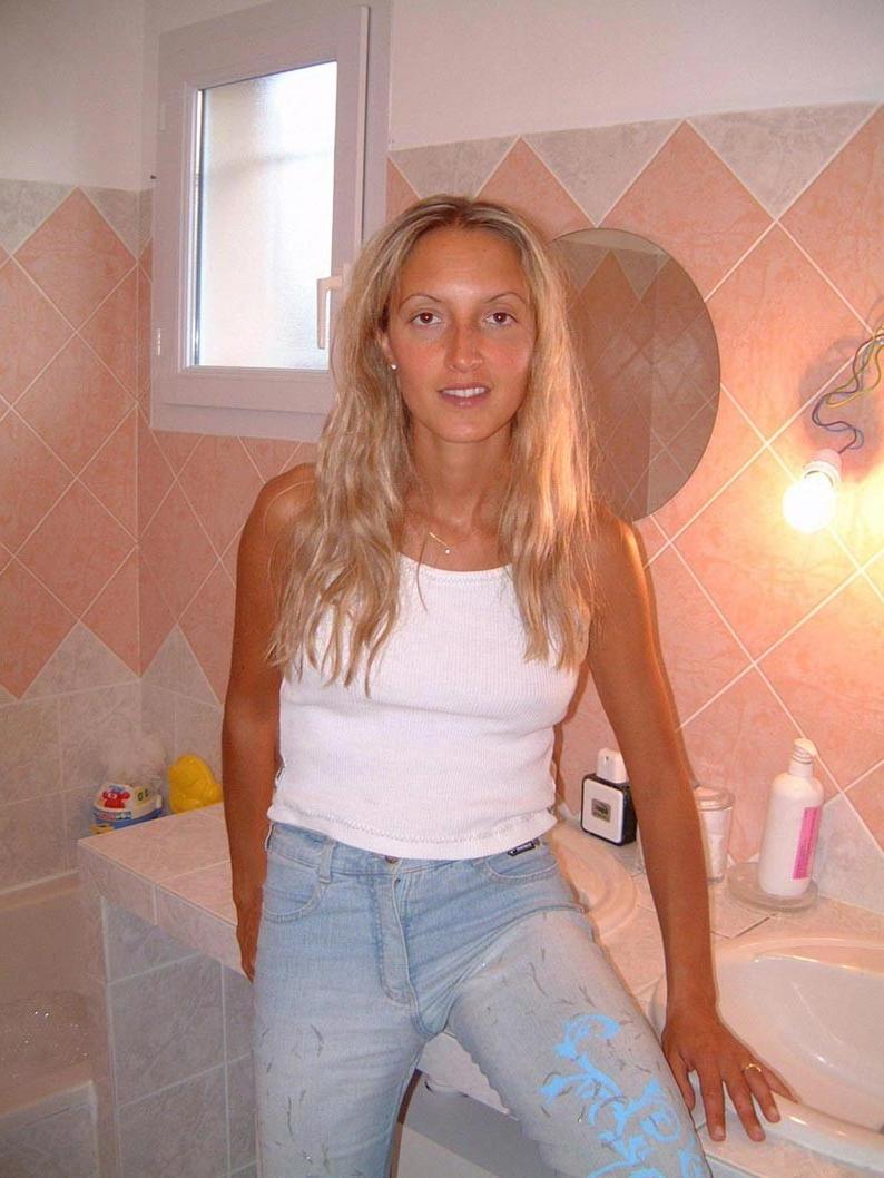 20P Blonde amateur milf hardcore home action