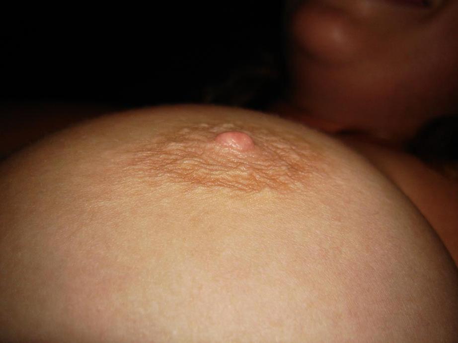 20P Young amateur couple sucking and fucking at home action