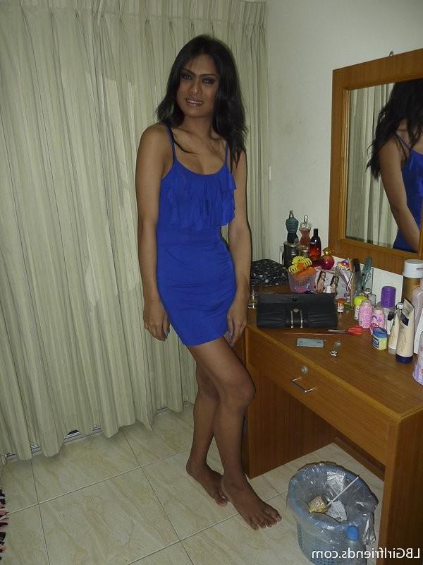 16P Sexy Amateur Ladyboy Girlfriend Exposing Her Shemale Package