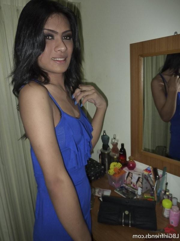 16P Sexy Amateur Ladyboy Girlfriend Exposing Her Shemale Package